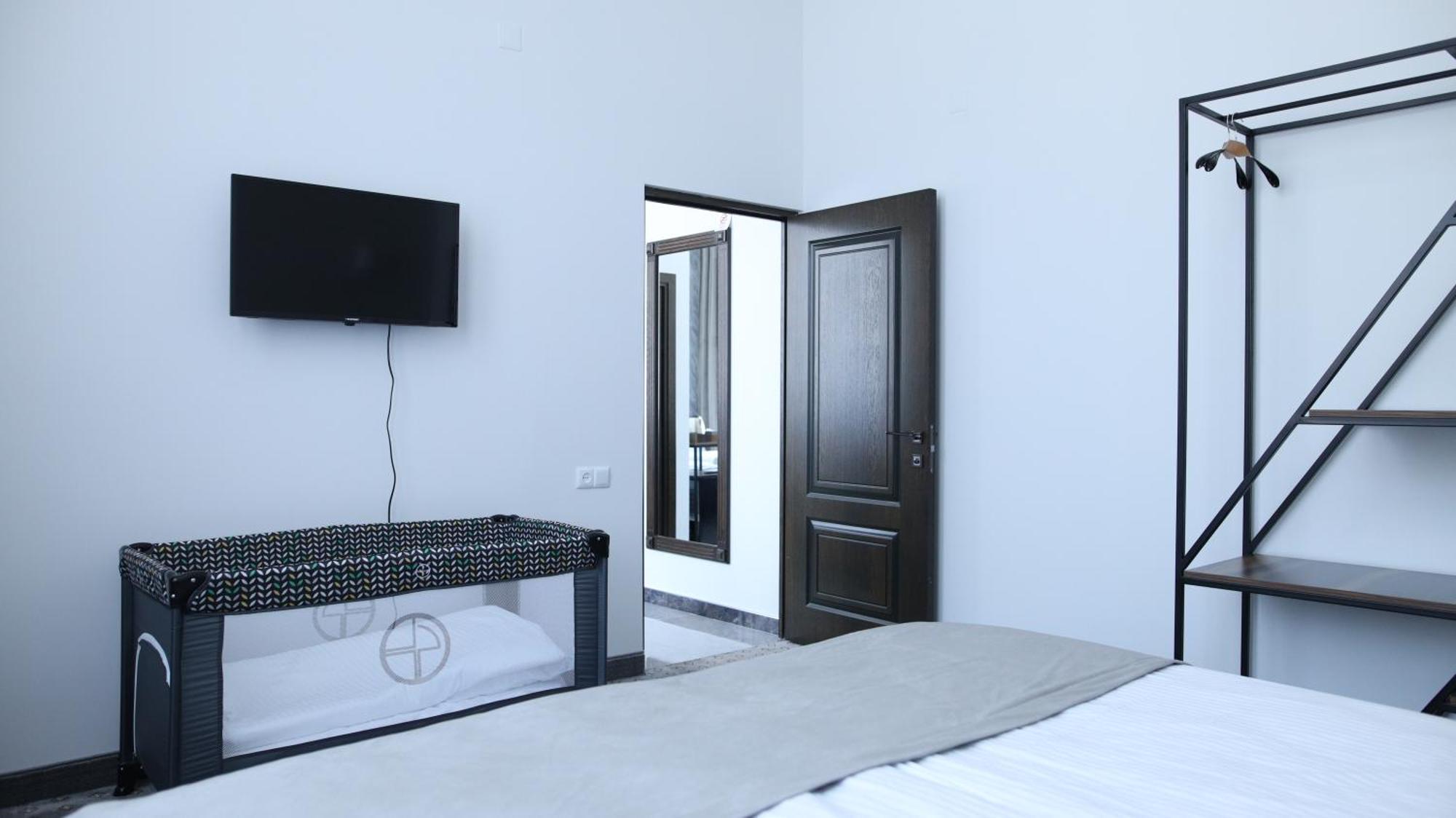 Bmg Hotel By Grigoryans Group กอริส ภายนอก รูปภาพ