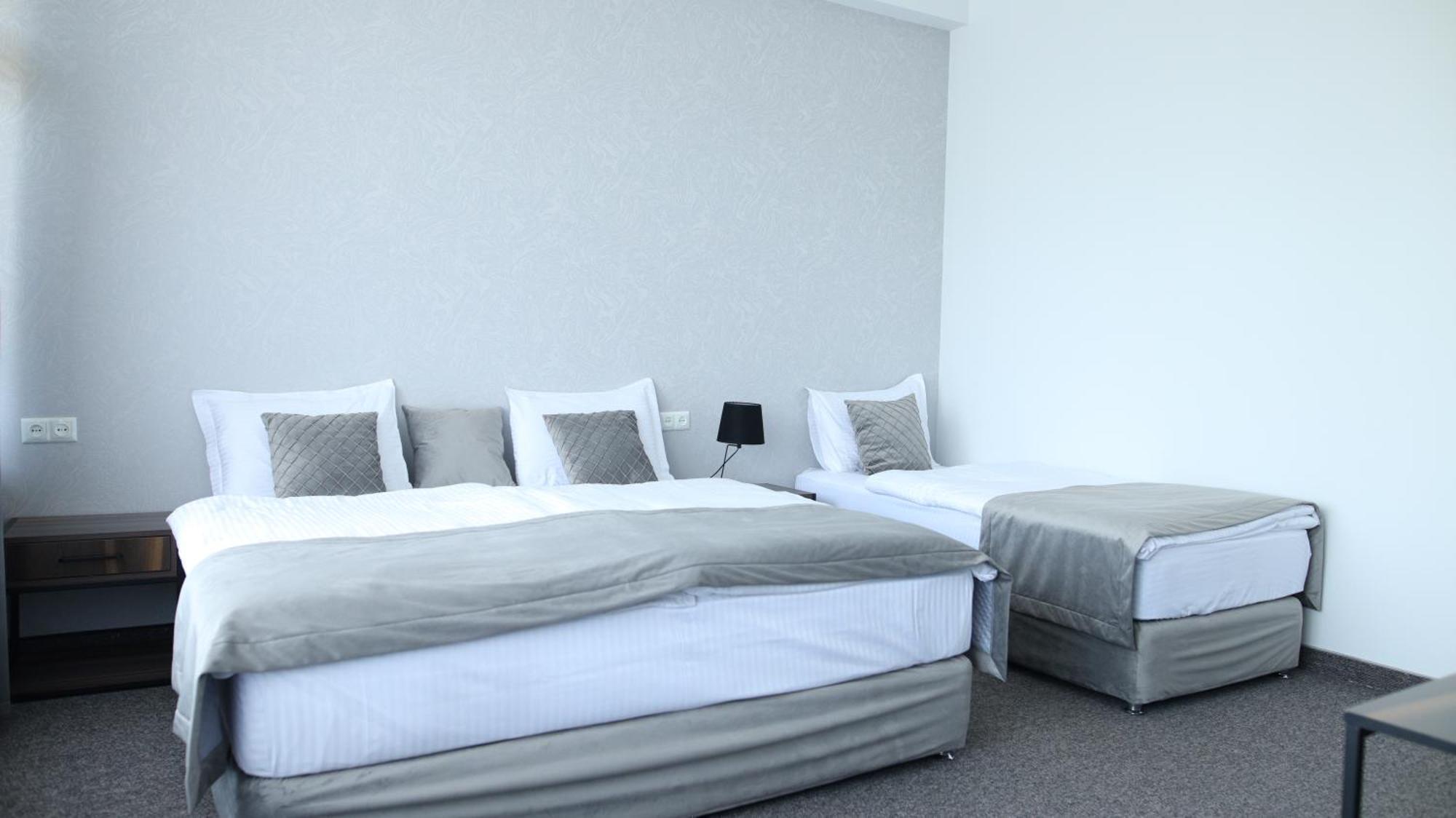 Bmg Hotel By Grigoryans Group กอริส ภายนอก รูปภาพ