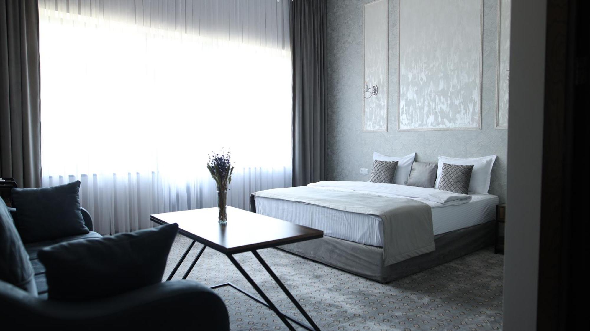 Bmg Hotel By Grigoryans Group กอริส ภายนอก รูปภาพ