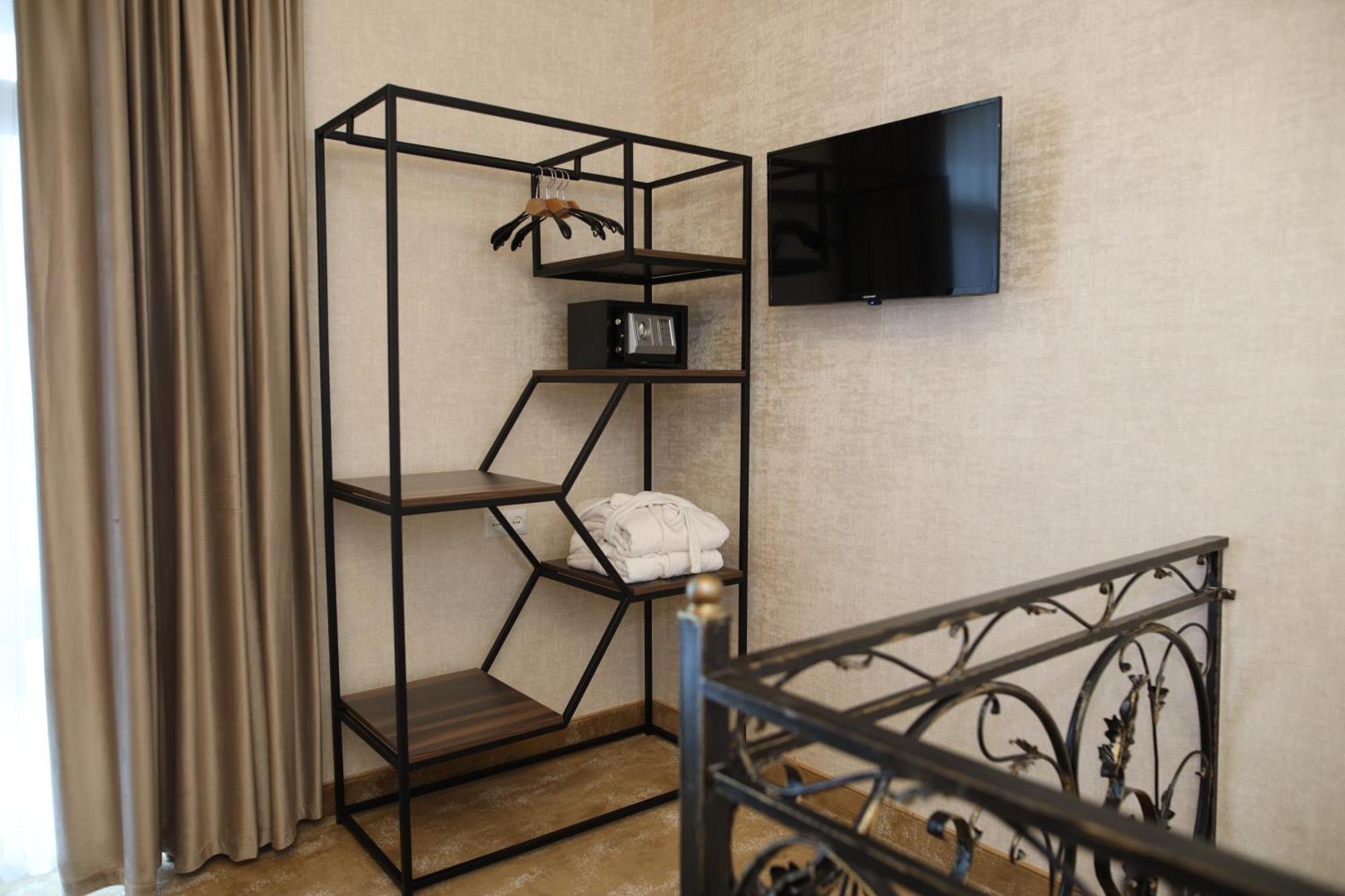 Bmg Hotel By Grigoryans Group กอริส ภายนอก รูปภาพ