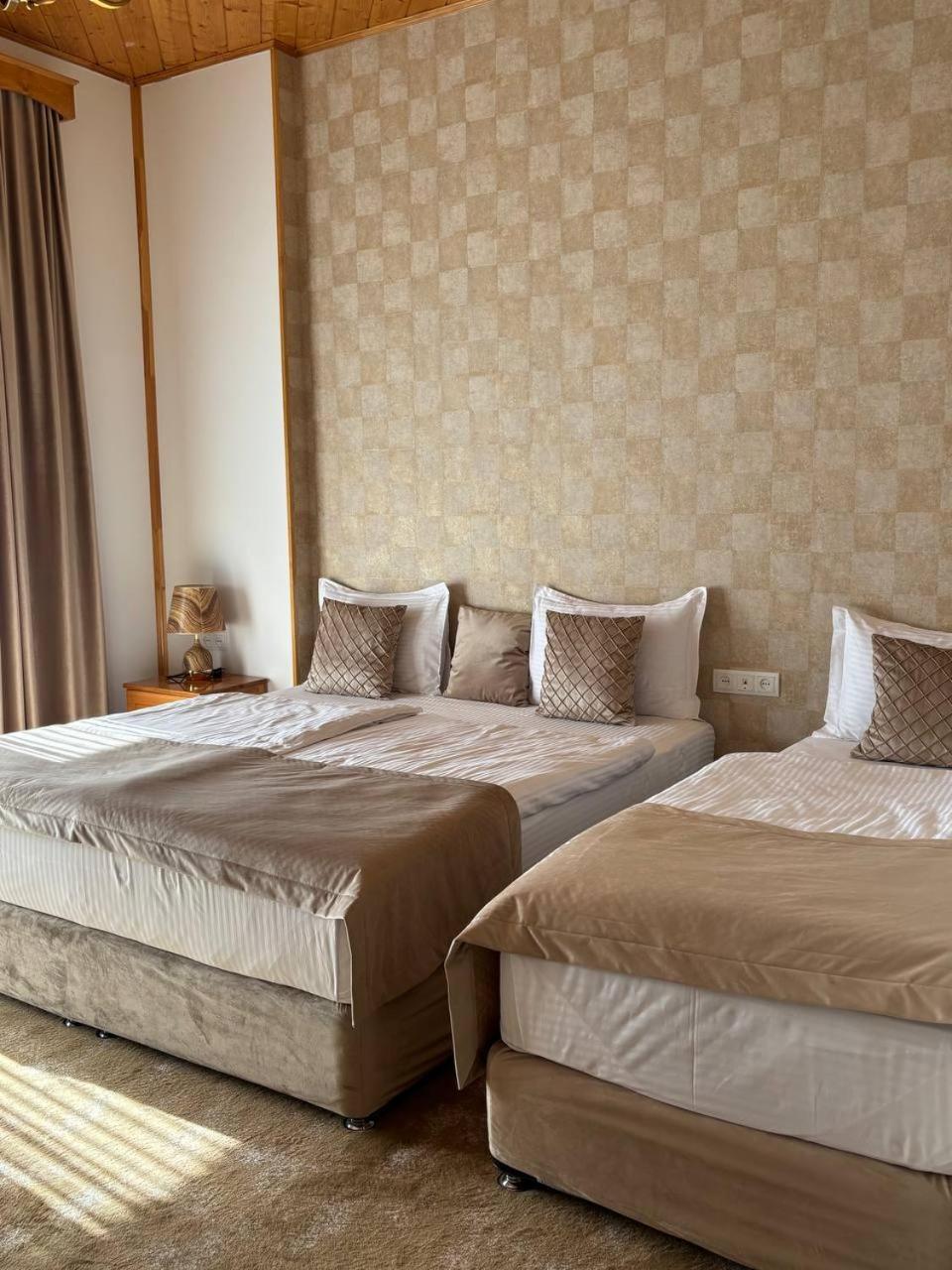 Bmg Hotel By Grigoryans Group กอริส ภายนอก รูปภาพ
